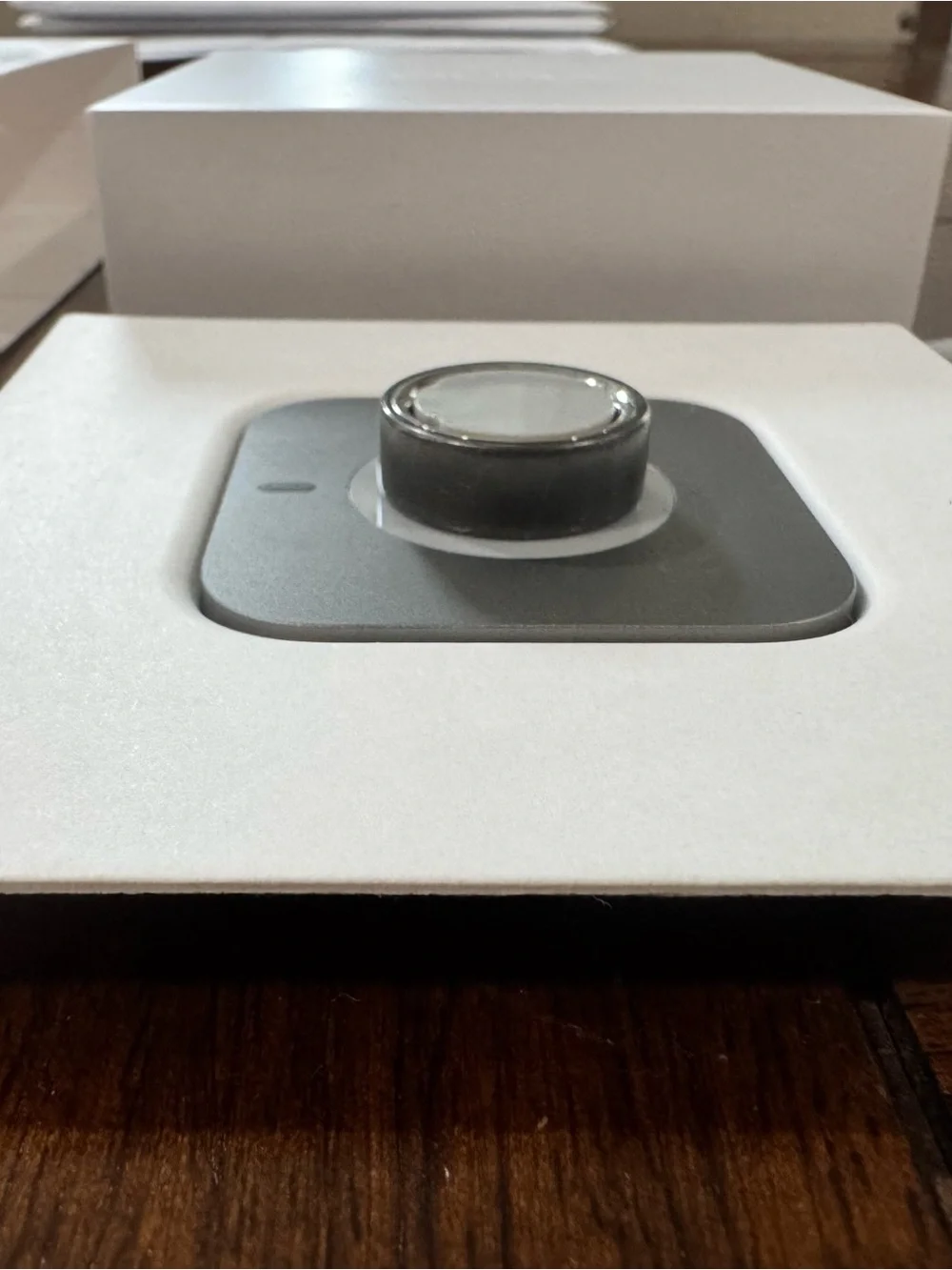 Oura Ring 4 Size 7 Stealth with Charger Dock